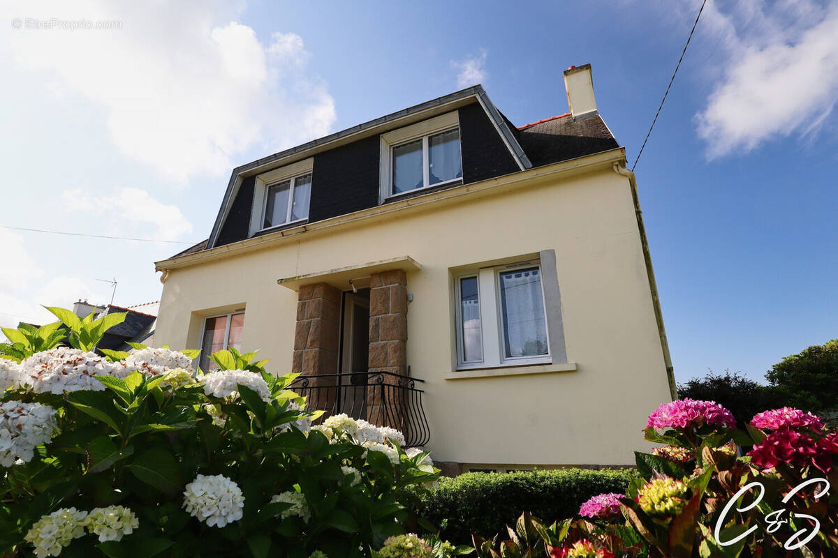 Maison à PLONEOUR-LANVERN