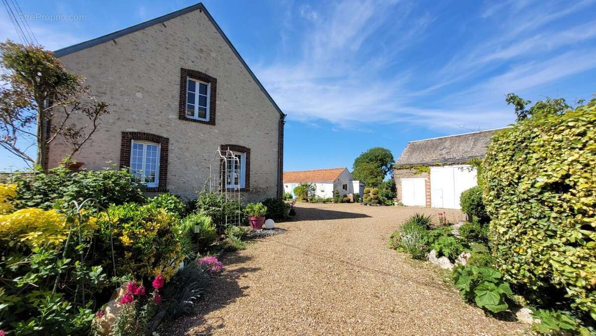 Maison à PERONVILLE