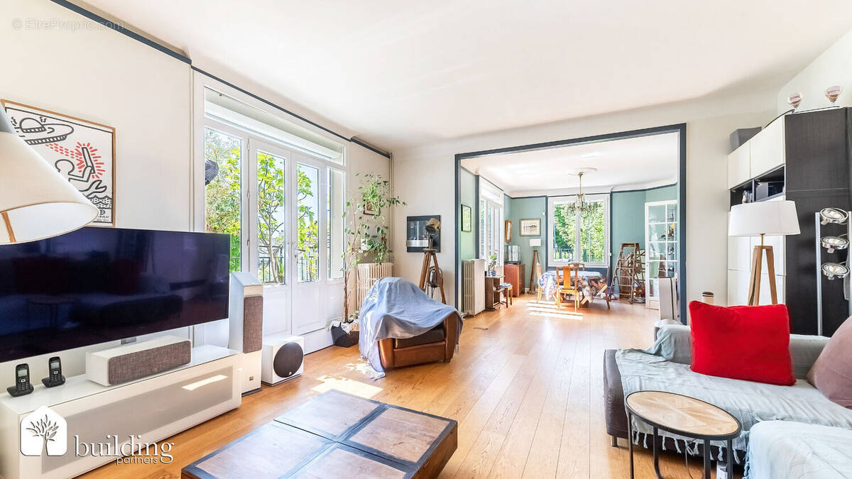 Appartement à COURBEVOIE