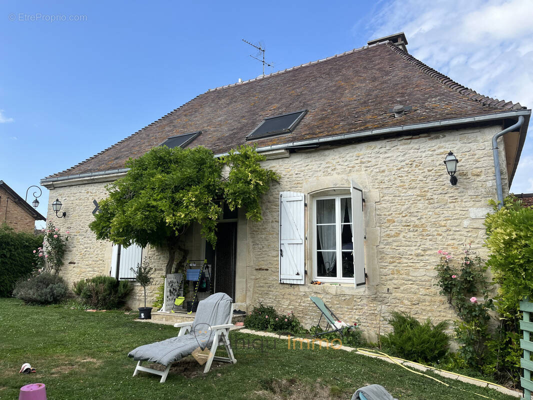 Maison à BAR-SUR-AUBE