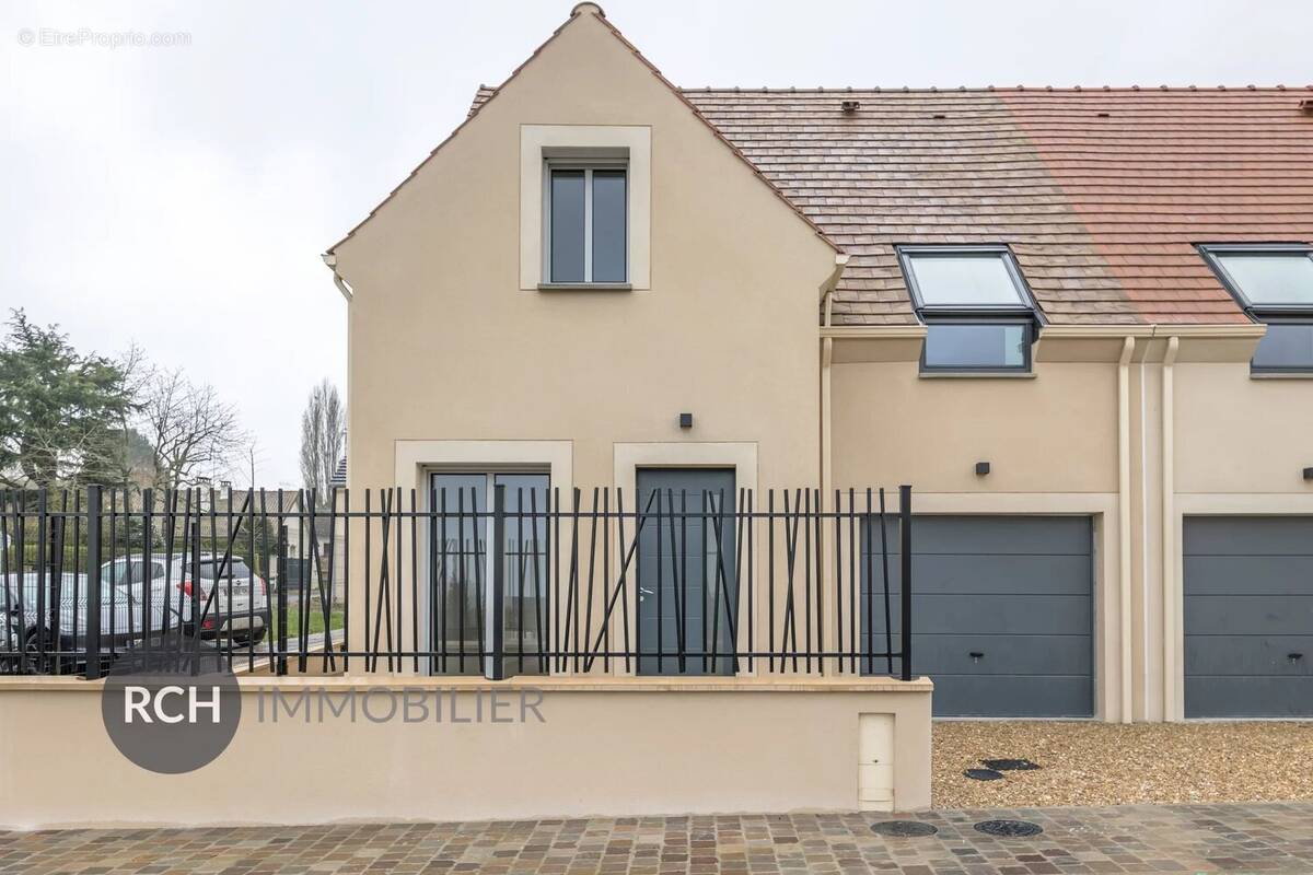 Maison à MONTFORT-L&#039;AMAURY