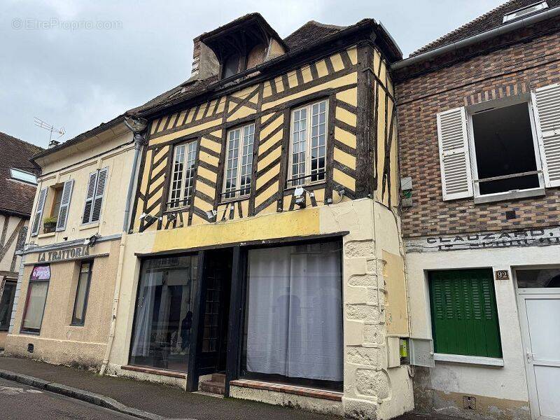 Commerce à SENS