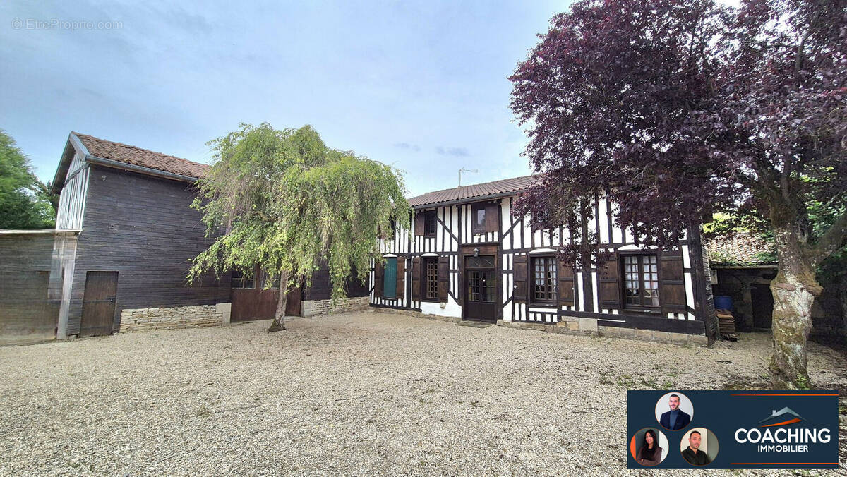 Maison à GIFFAUMONT-CHAMPAUBERT