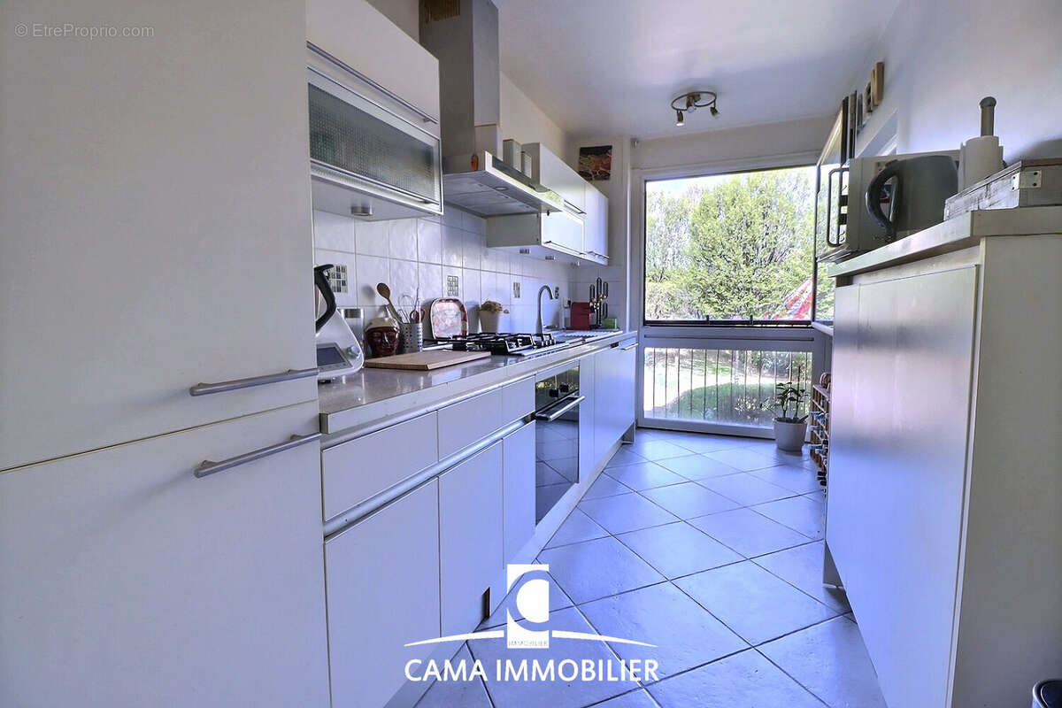 Appartement à FONTENAY-LE-FLEURY