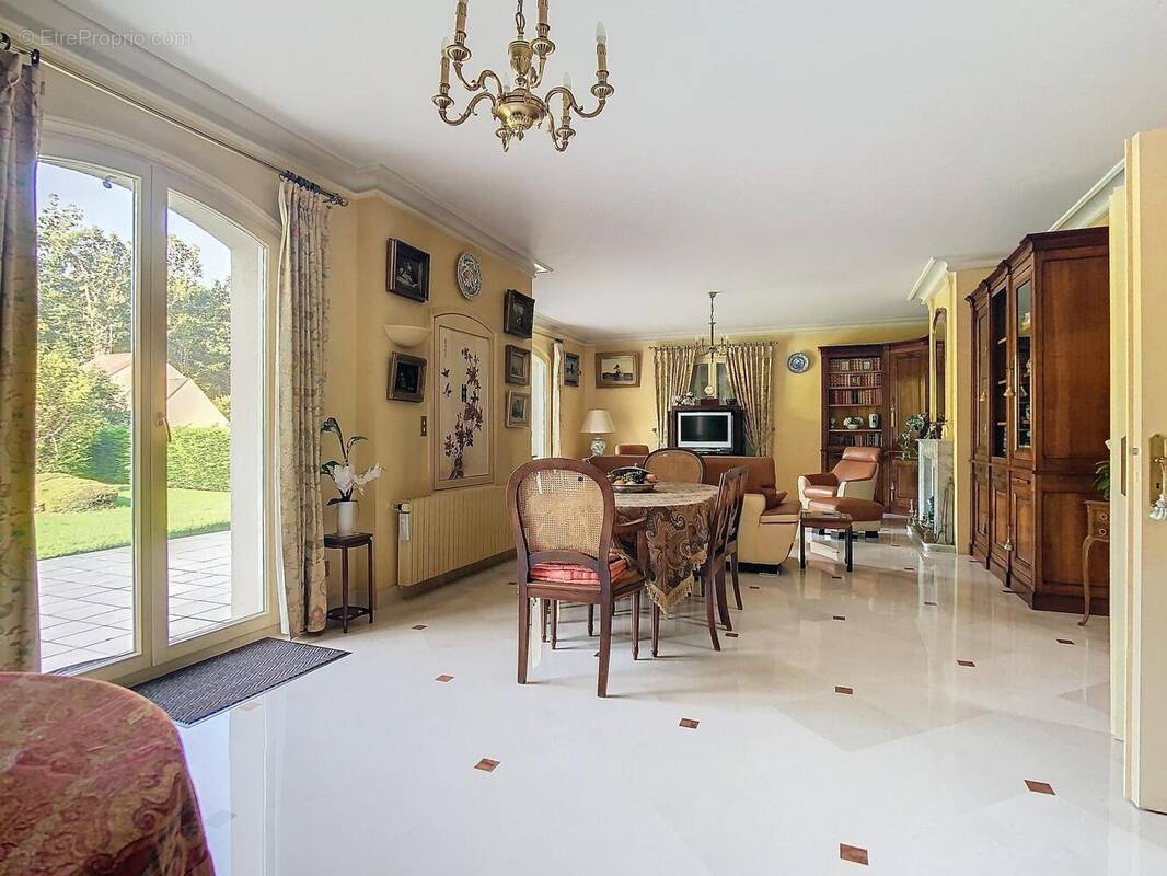 Photo 1 - Maison à LE PLESSIS-TREVISE