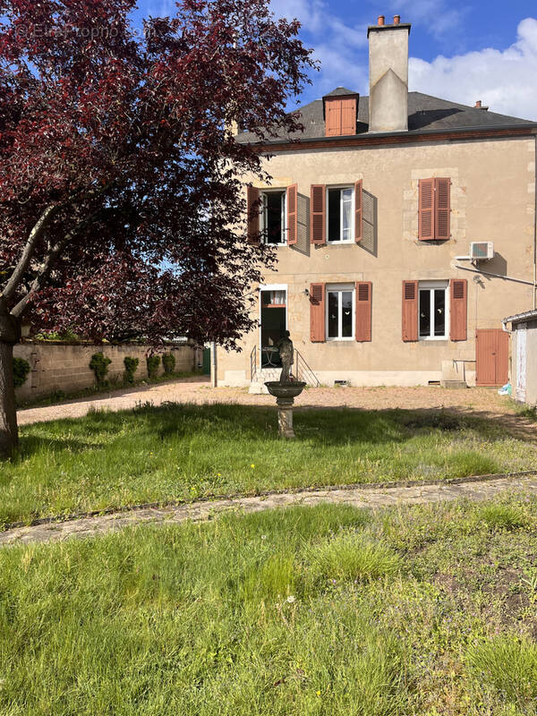 Maison à YZEURE