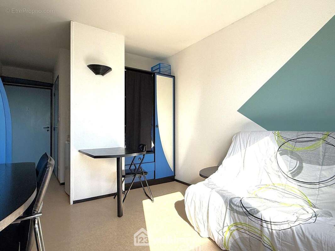 Avec placard, - Appartement à POITIERS