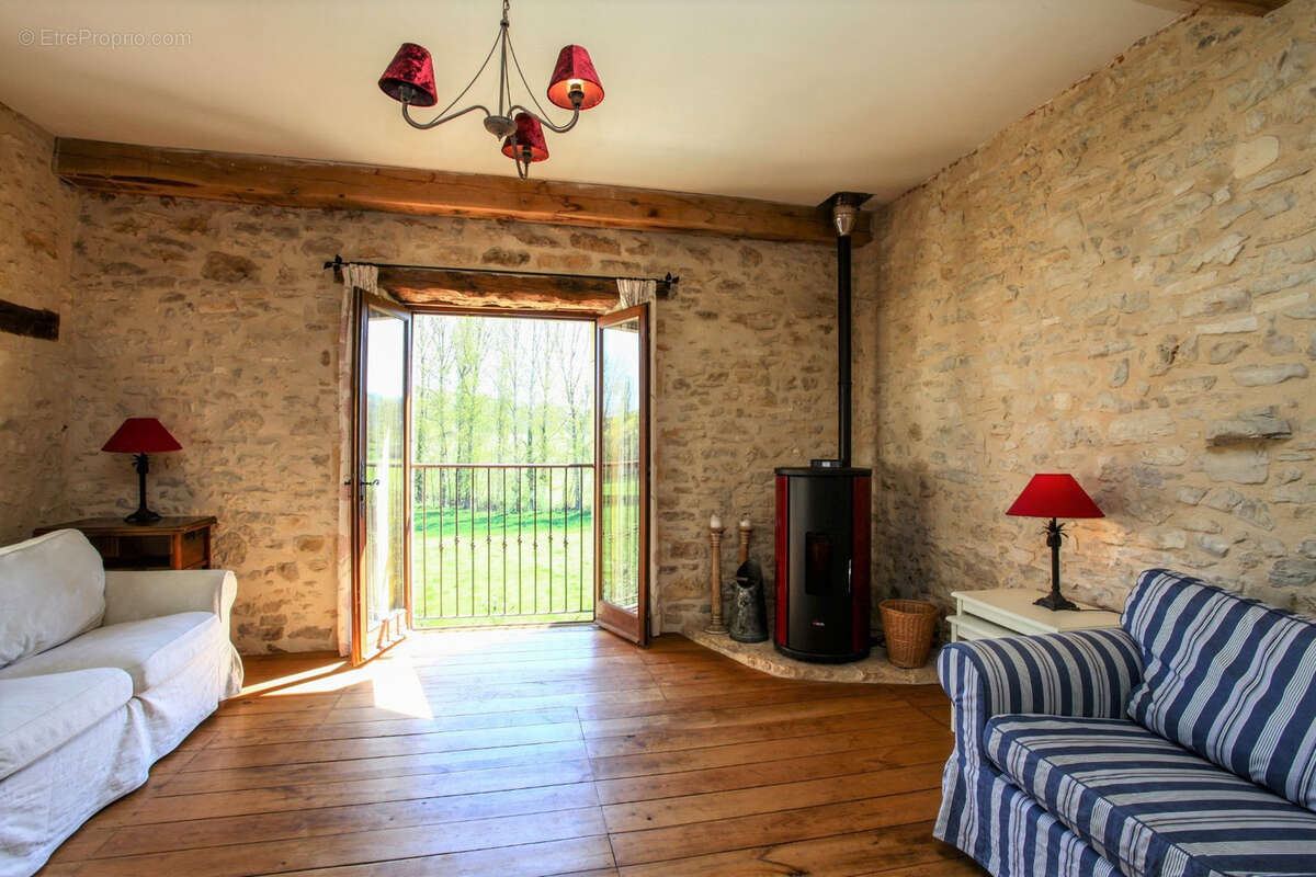 Maison à CAMPAGNAC-LES-QUERCY