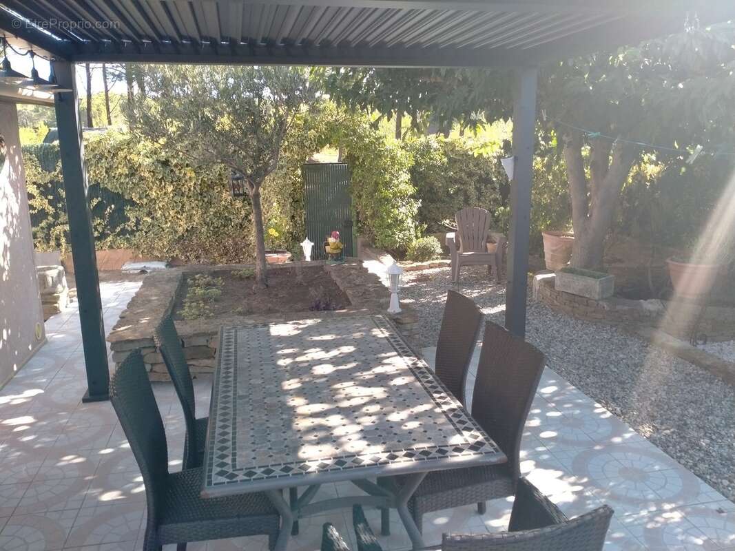 Maison à LE CASTELLET