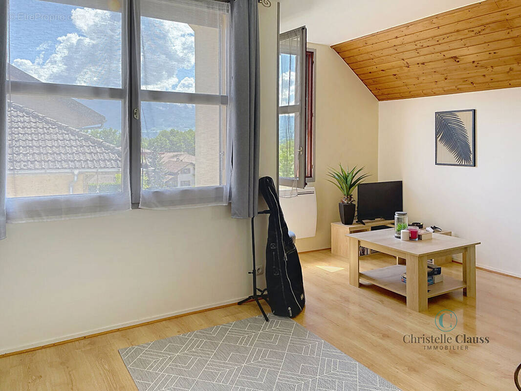 Appartement à CONTAMINE-SUR-ARVE