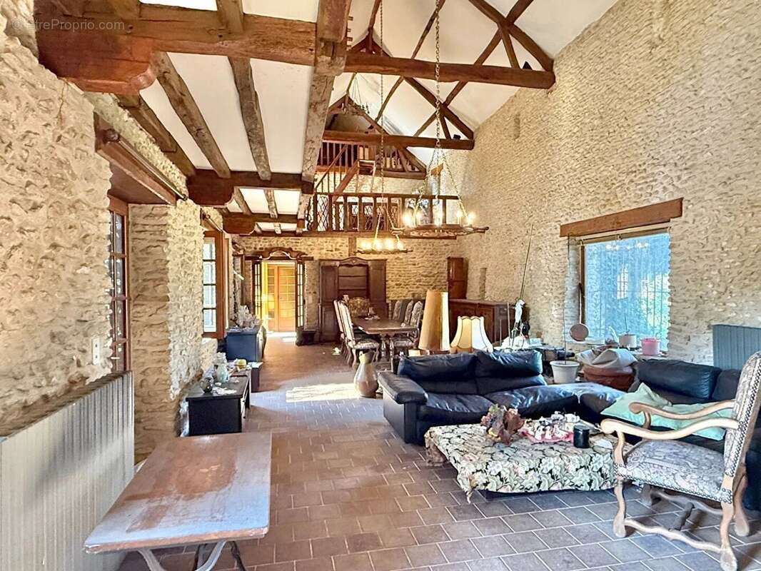 Maison à HOUDAN