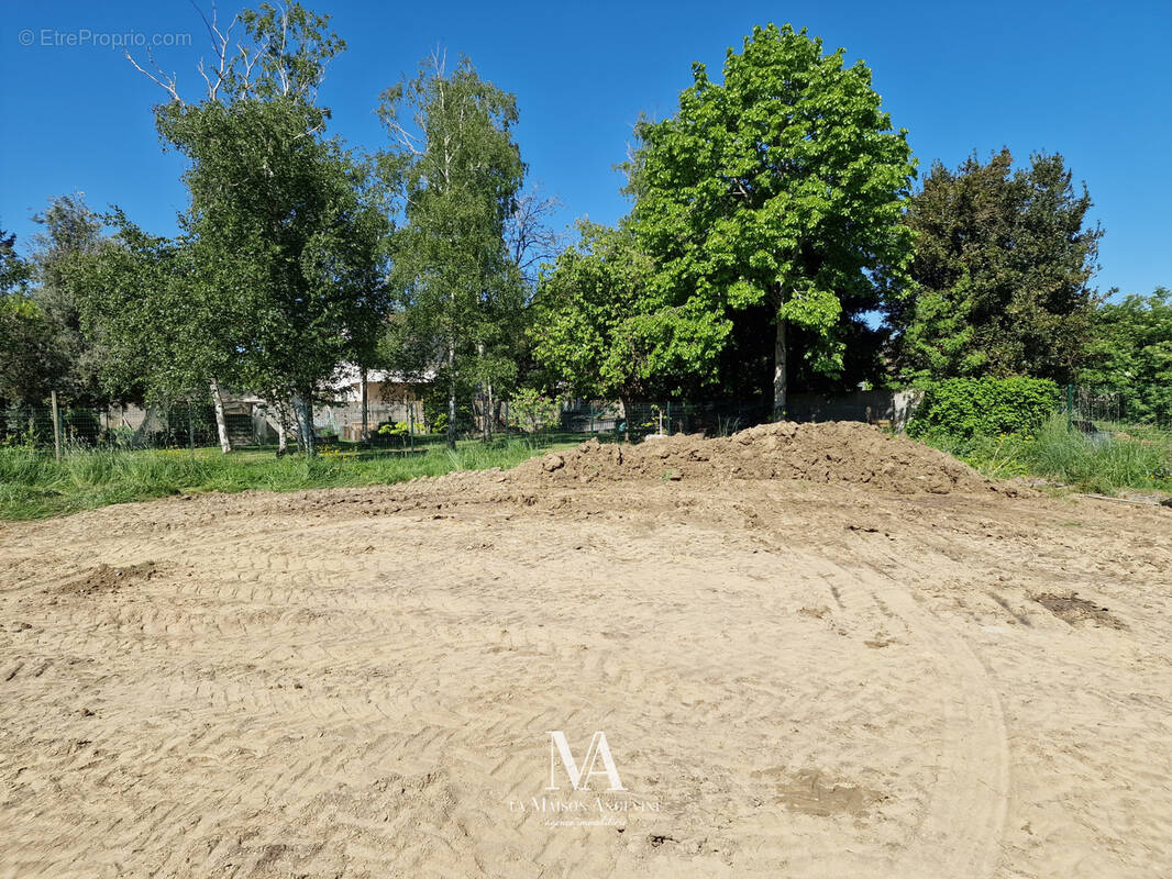 Terrain à MURS-ERIGNE