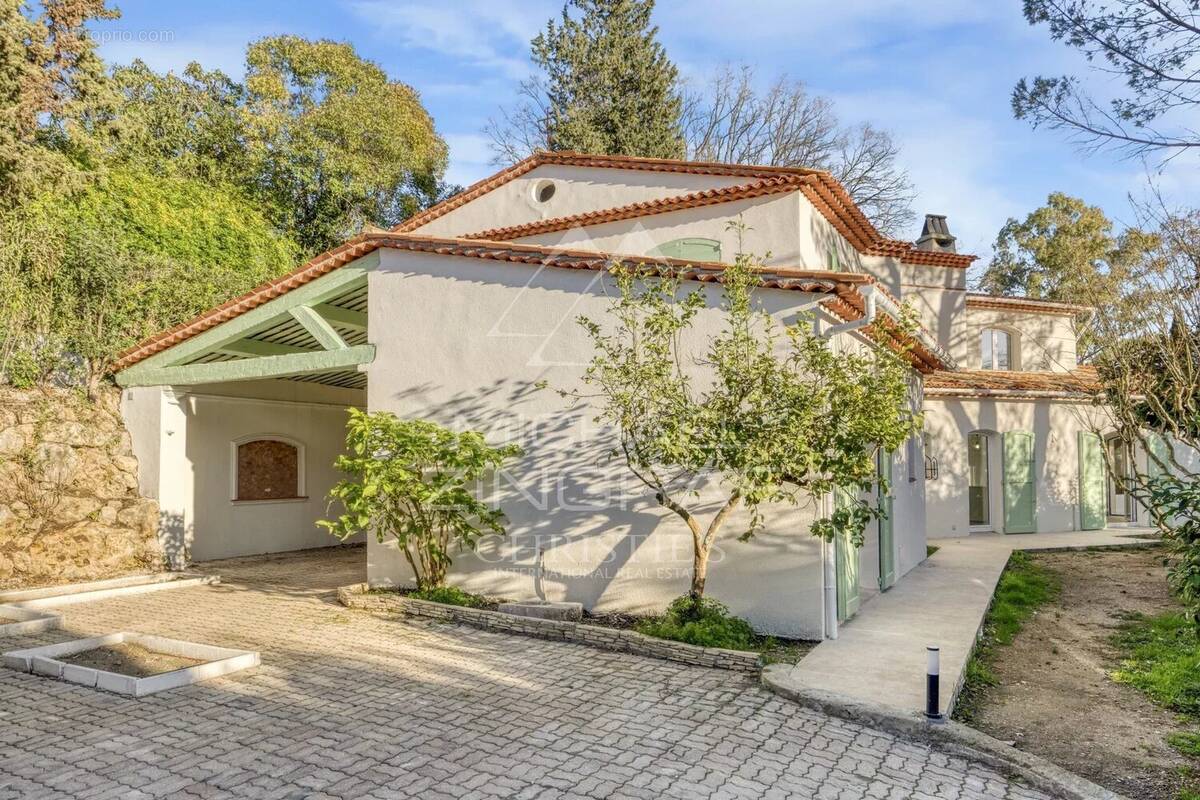 Maison à MOUGINS