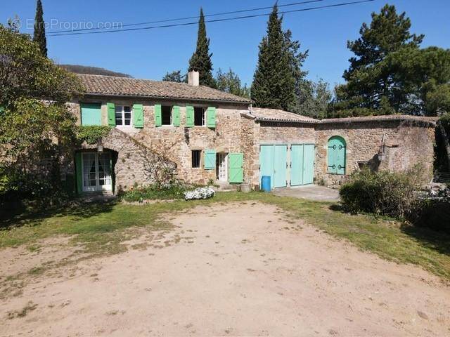Maison à CHARMES-SUR-RHONE
