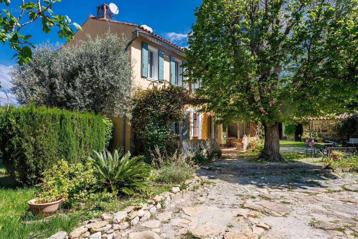 Maison à LE CASTELLET