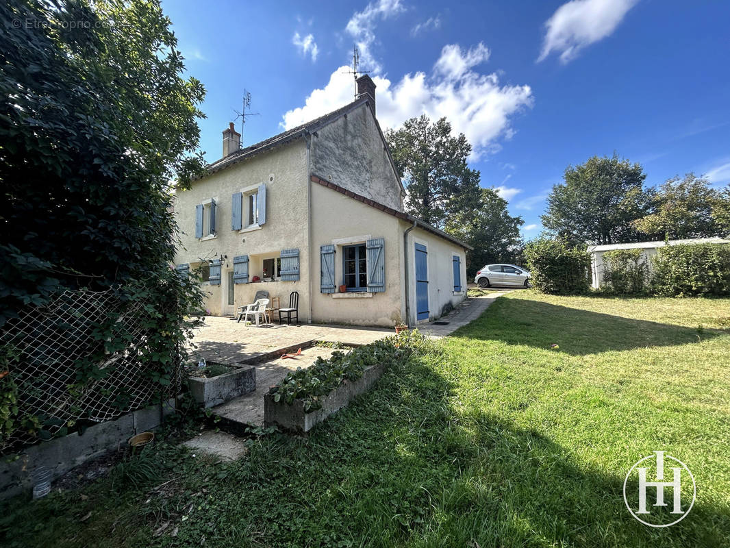 Maison à CHARENTON-DU-CHER