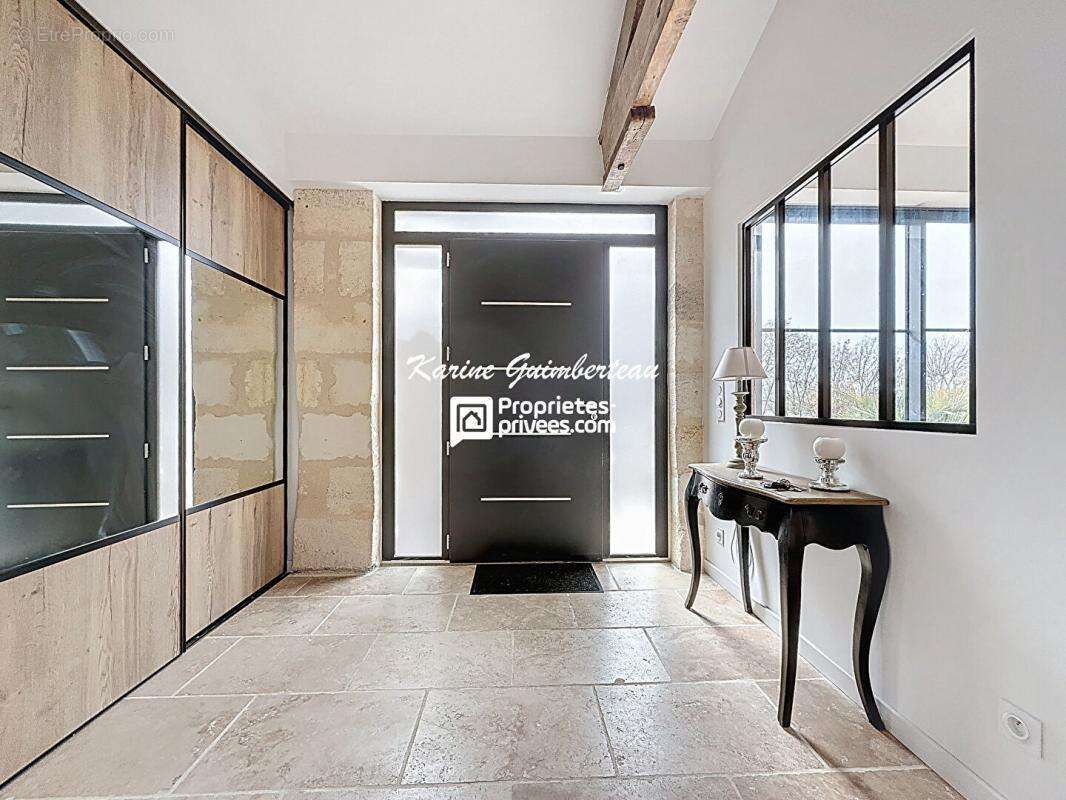 Maison à FRONSAC