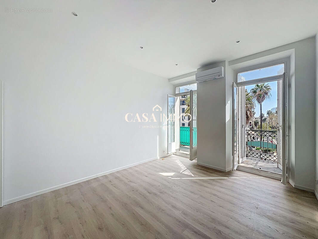 Appartement à HYERES