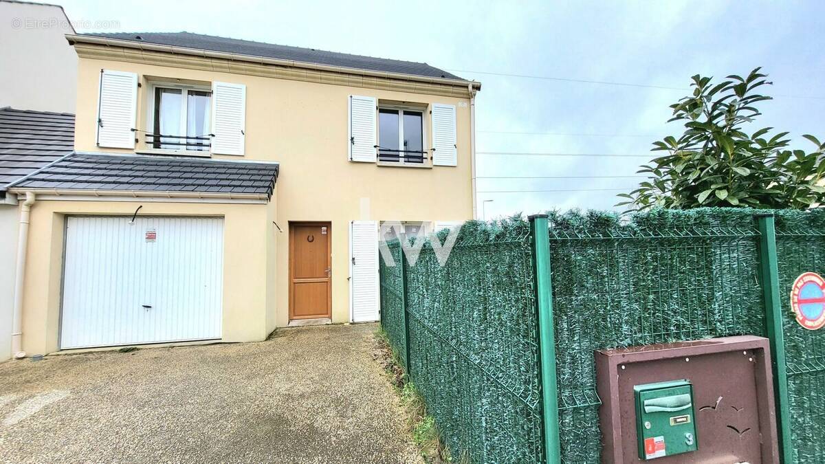 Maison à EGLY