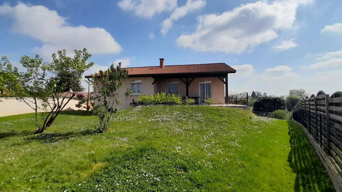 Maison à MONTMERLE-SUR-SAONE