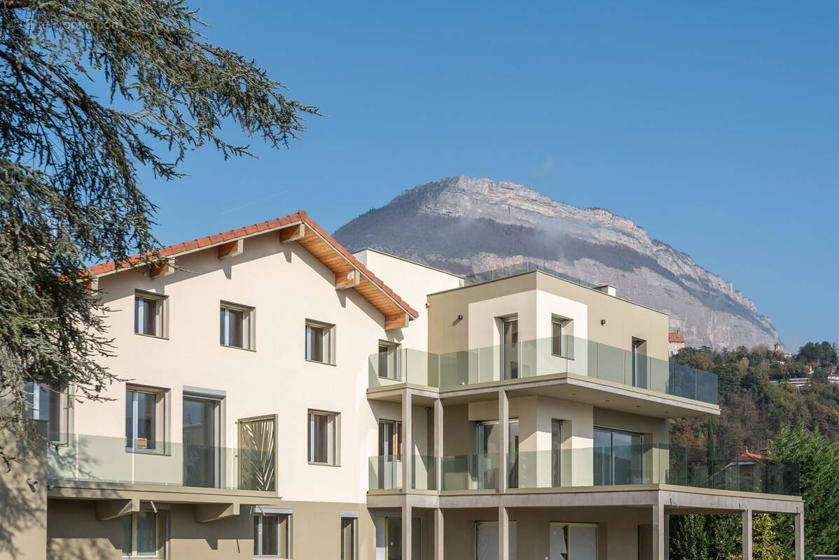 Appartement à CORENC