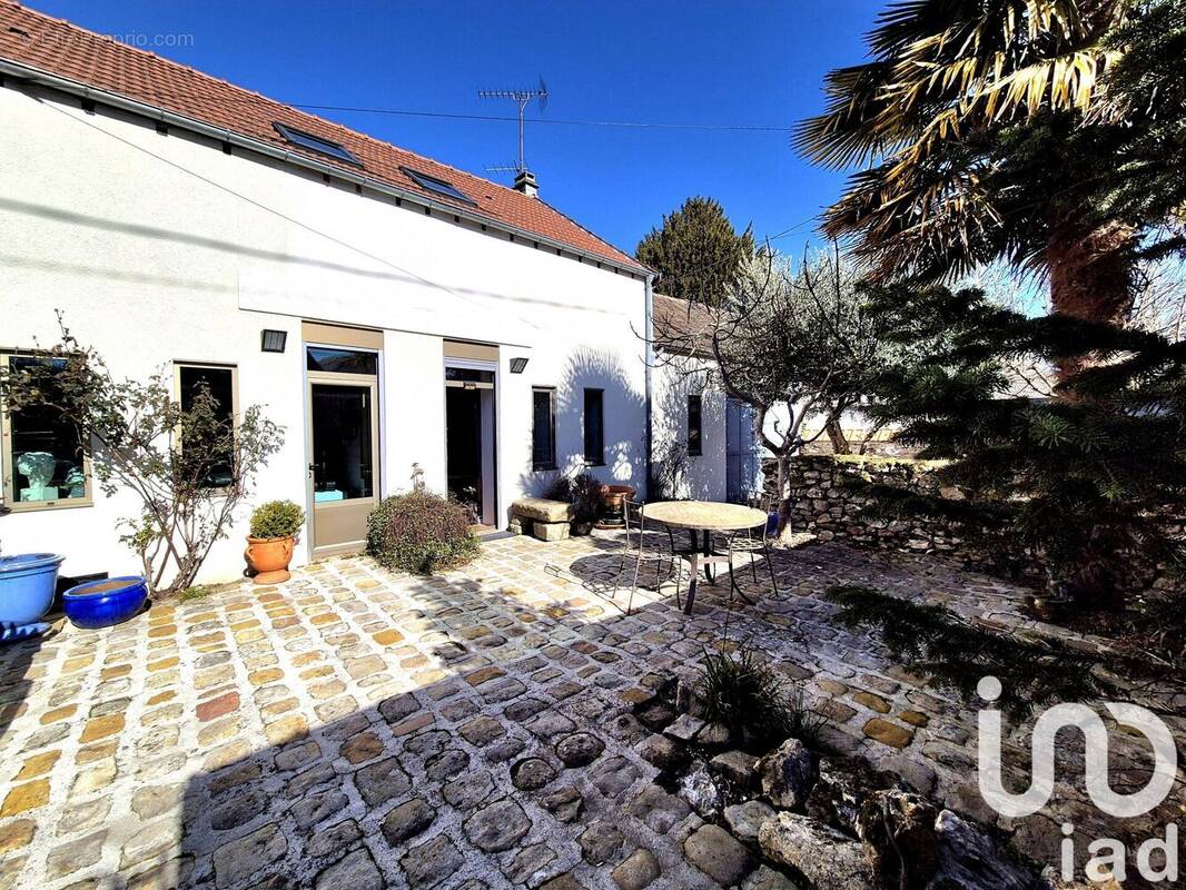 Photo 1 - Maison à DAMMARIE-LES-LYS