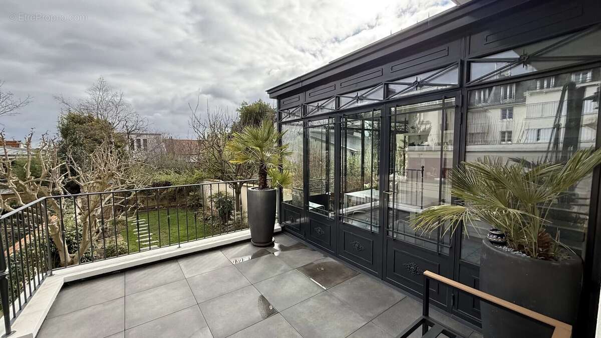 Maison à SURESNES