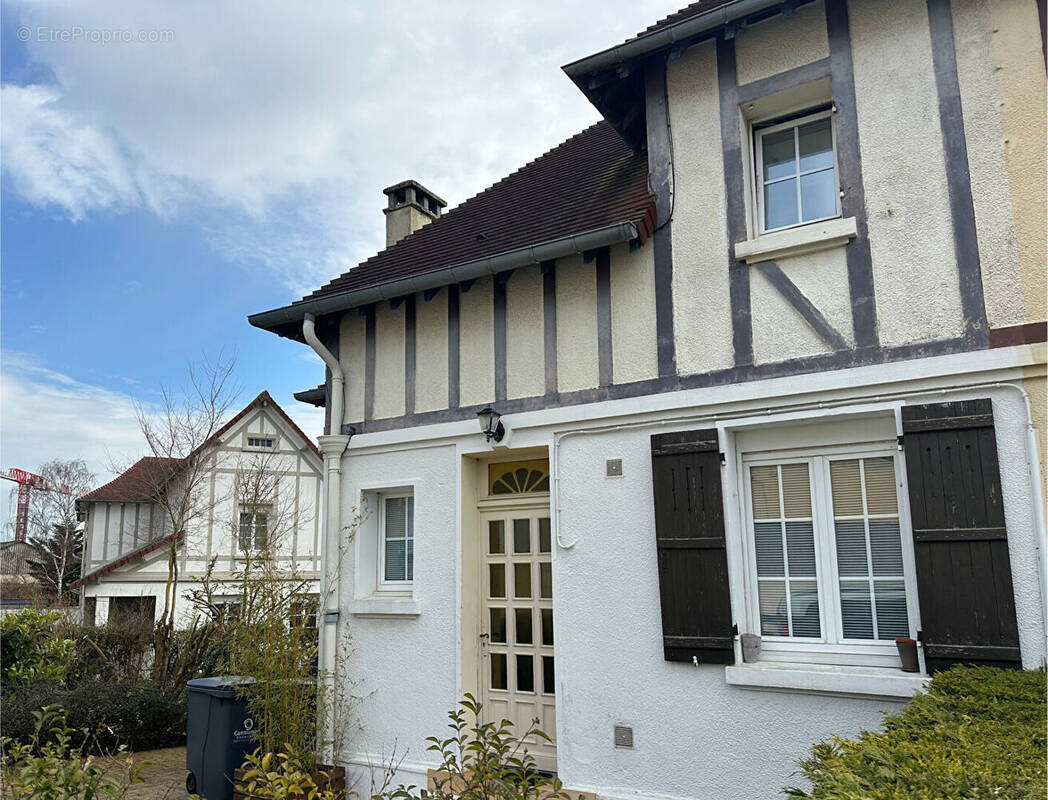 Maison à MONDEVILLE