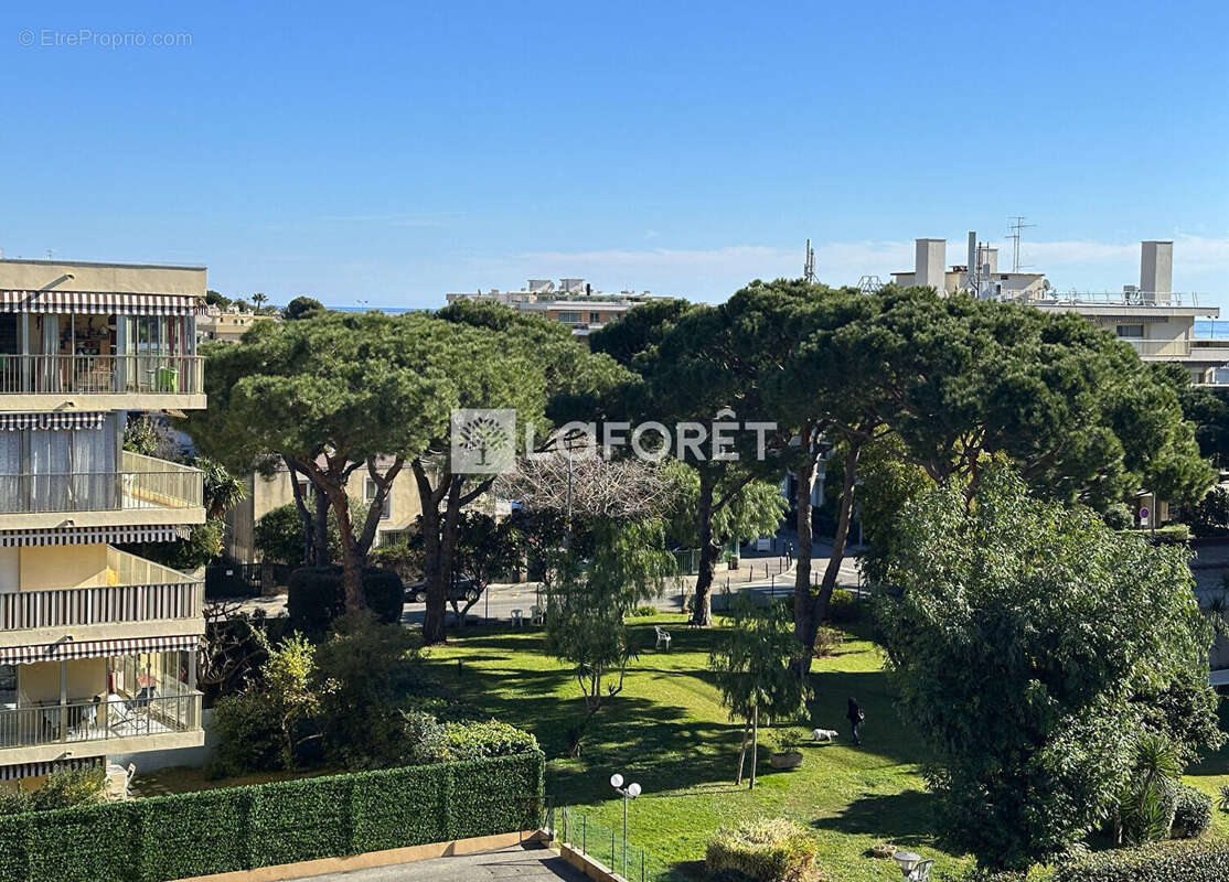 Appartement à SAINT-LAURENT-DU-VAR