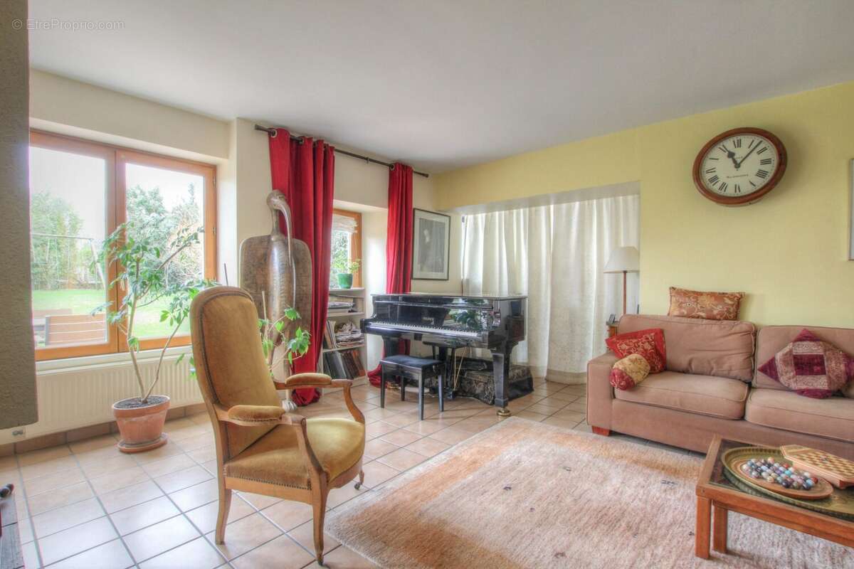Maison à ECHENEVEX
