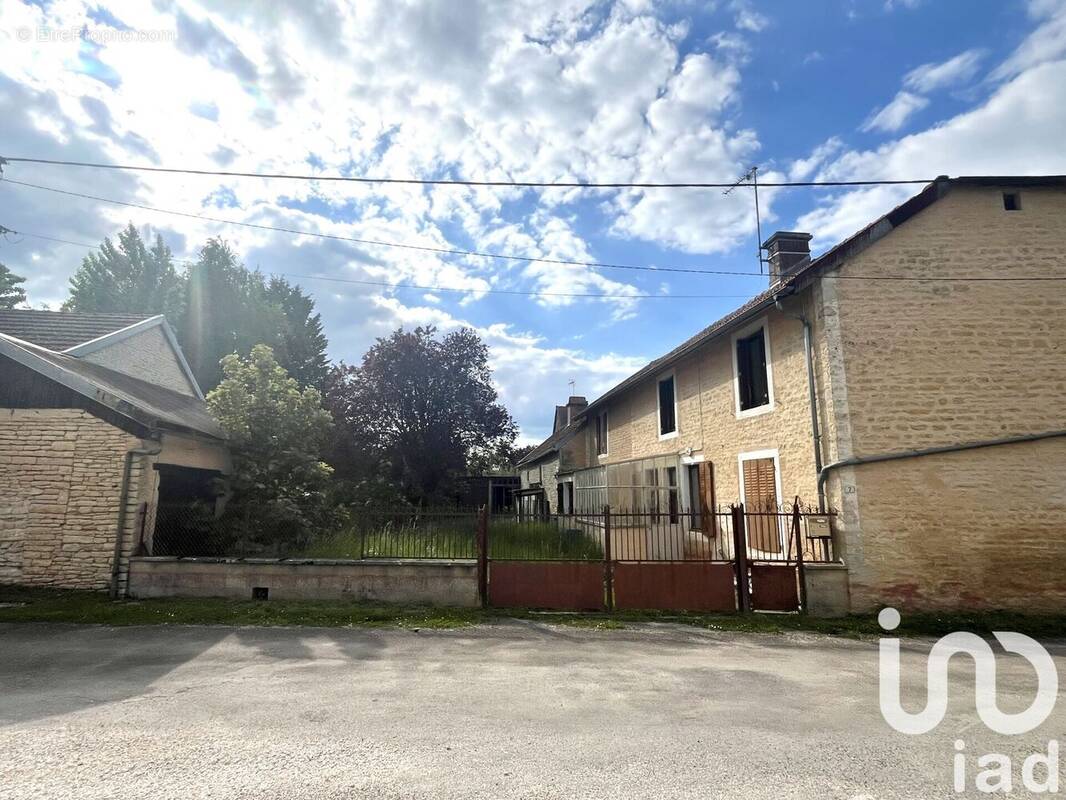 Photo 1 - Maison à LATRECEY-ORMOY-SUR-AUBE