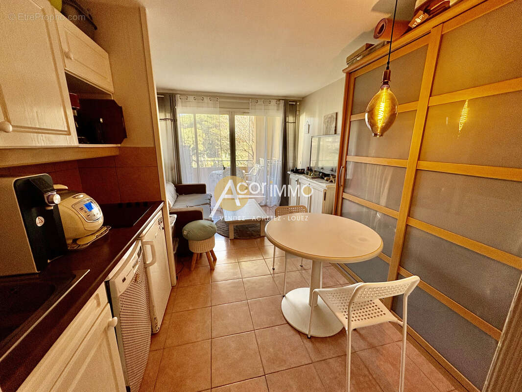 Appartement à SIX-FOURS-LES-PLAGES