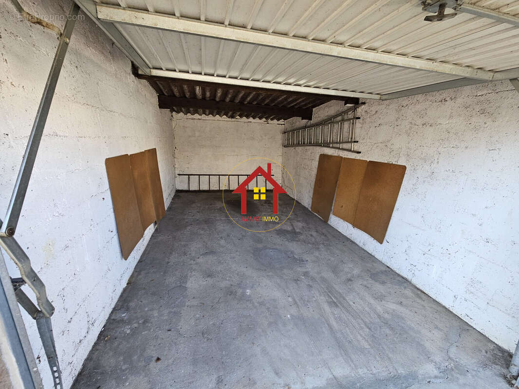 Parking à JOEUF