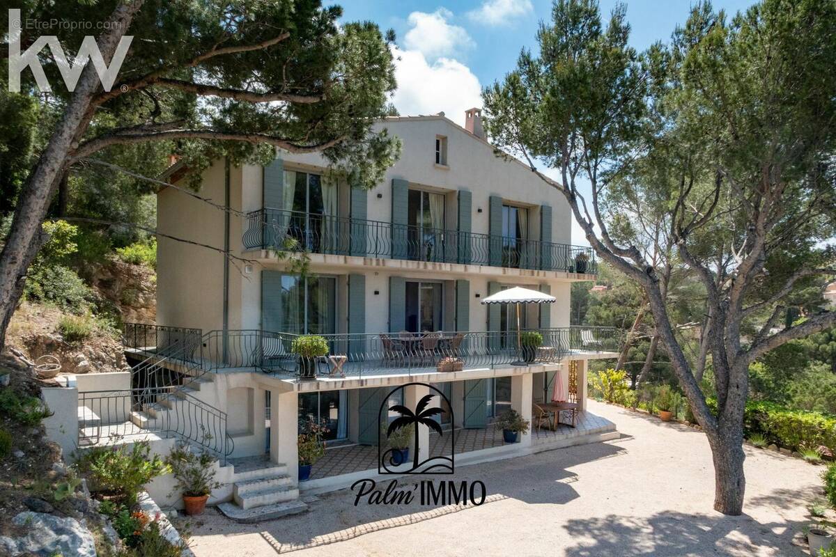 Maison à SAINT-CYR-SUR-MER