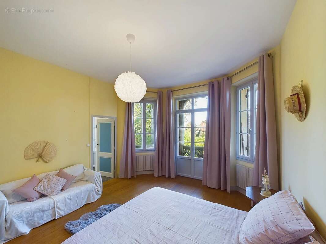 Maison à PINEUILH