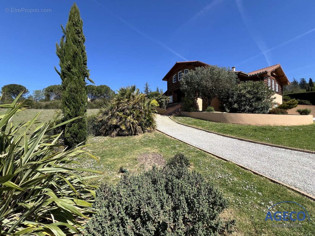 Maison à LACROIX-FALGARDE