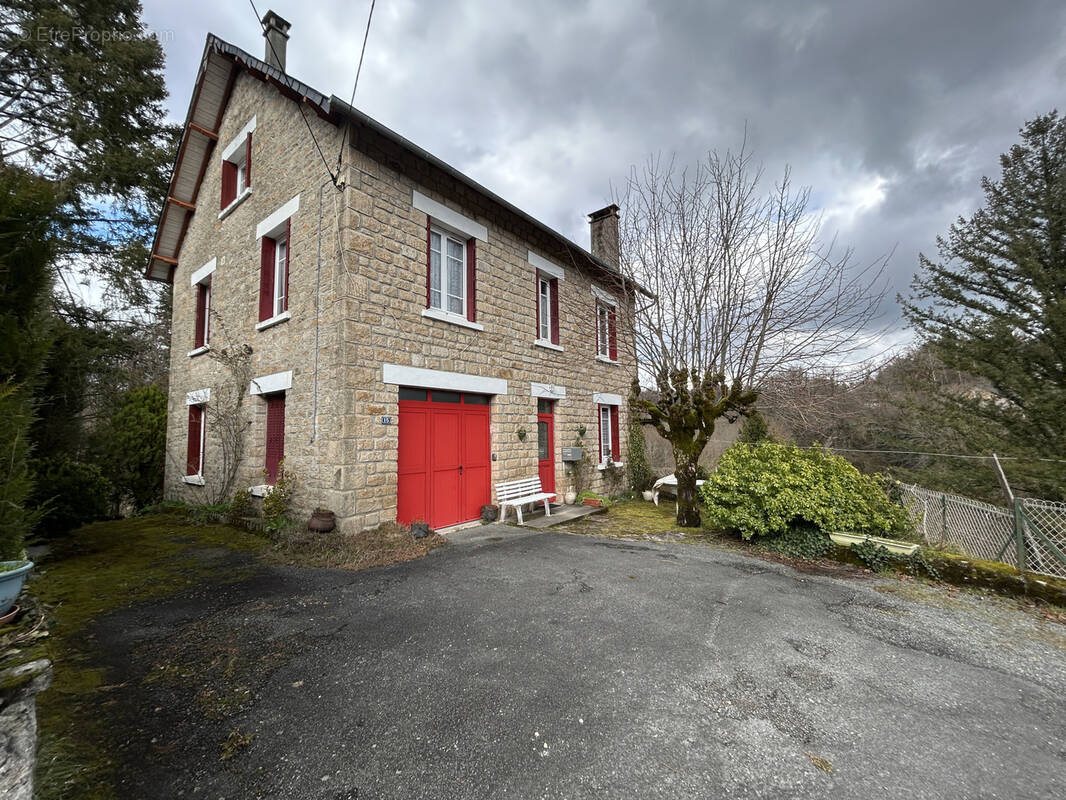 Maison à CORREZE