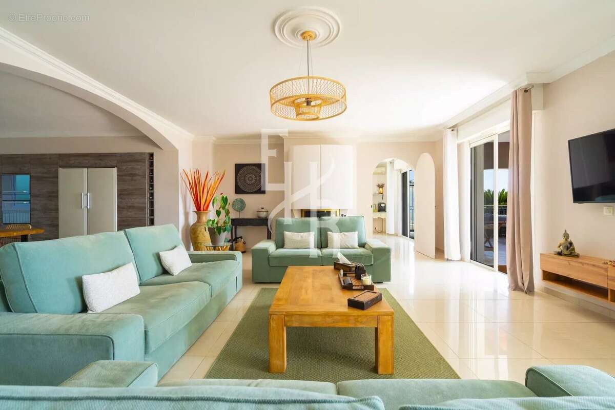 Maison à MOUGINS
