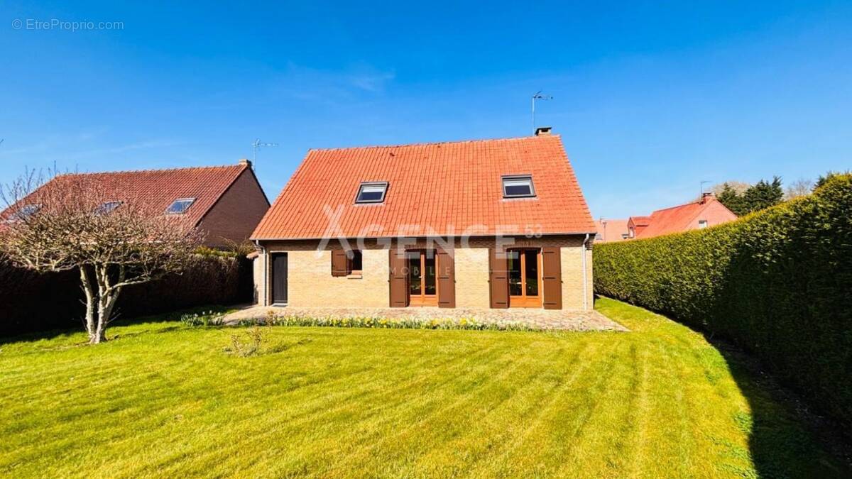 Maison à SAINT-MARTIN-AU-LAERT