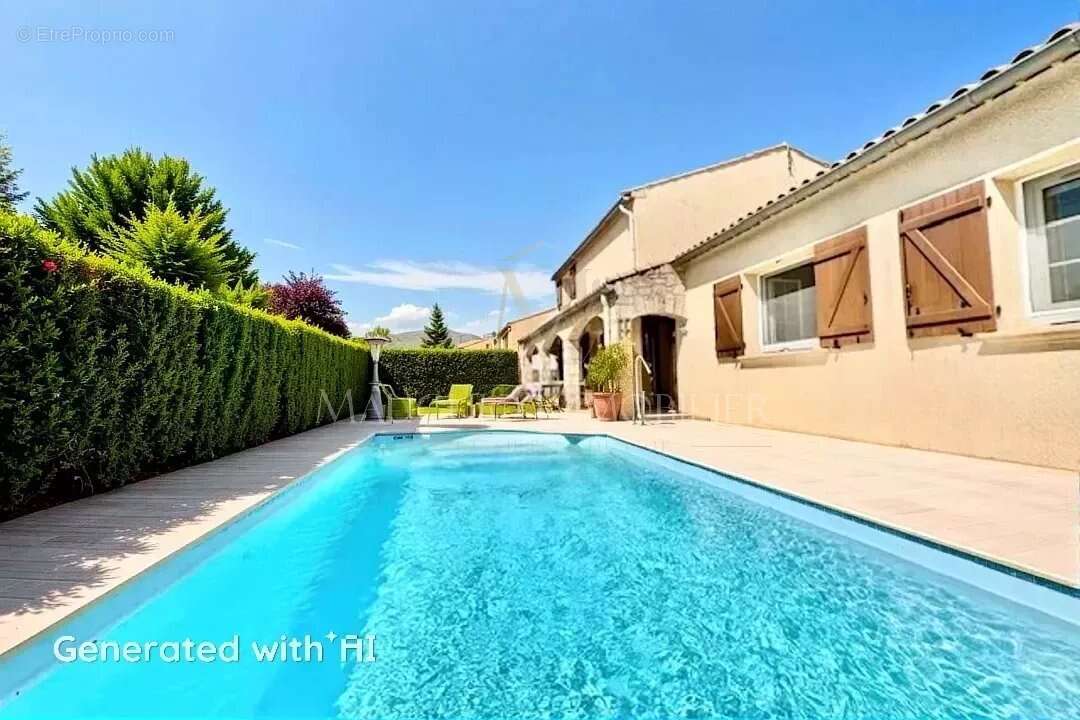Maison à MAUGUIO