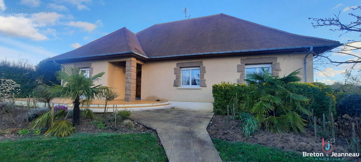 Maison à SABLE-SUR-SARTHE