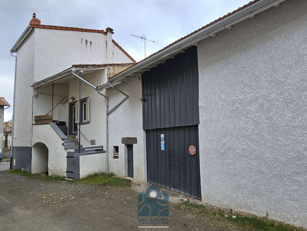 Appartement à SAINT-BONNET-PRES-RIOM