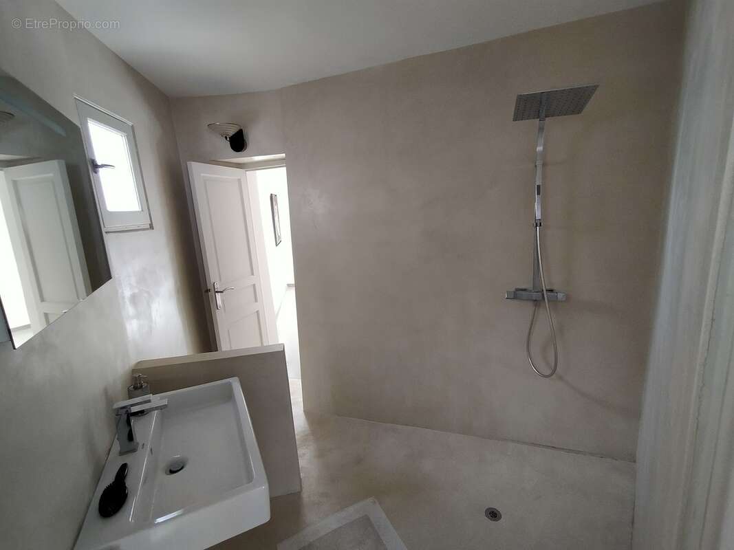 Appartement à LE CASTELLET