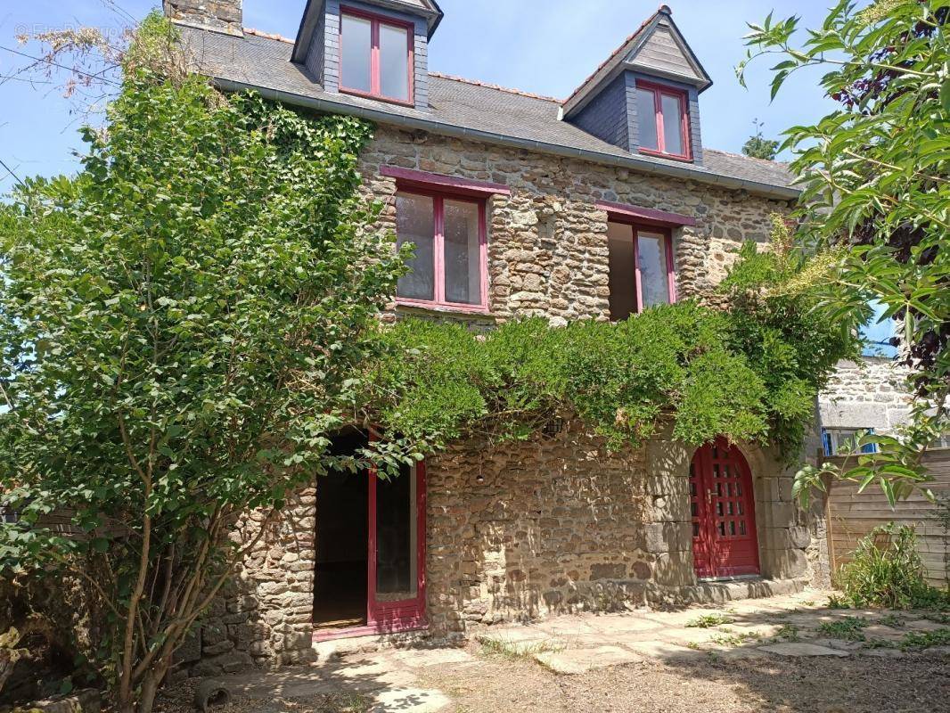 Maison à SAINT-PIERRE-DE-PLESGUEN