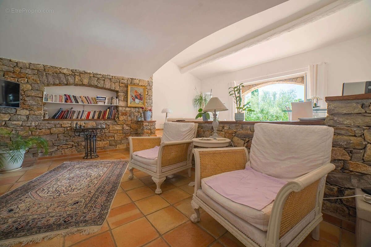 Maison à LORGUES