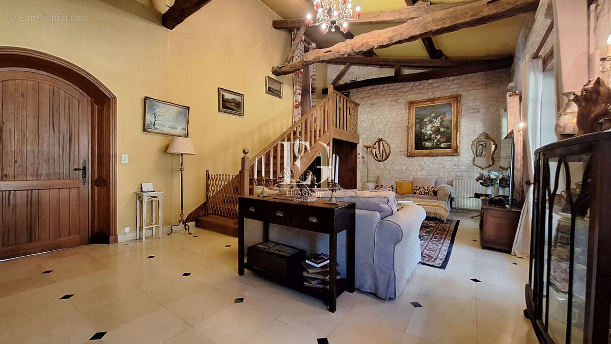 Maison à SEGONZAC