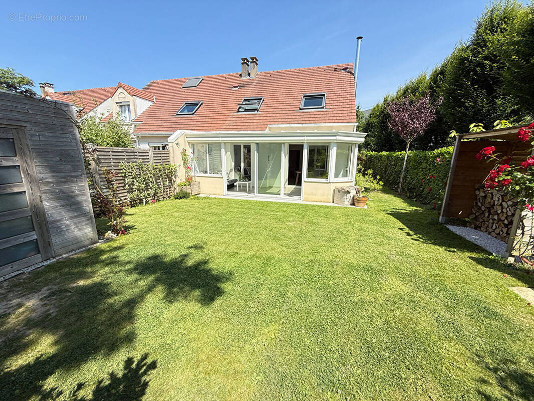 Maison à ELANCOURT