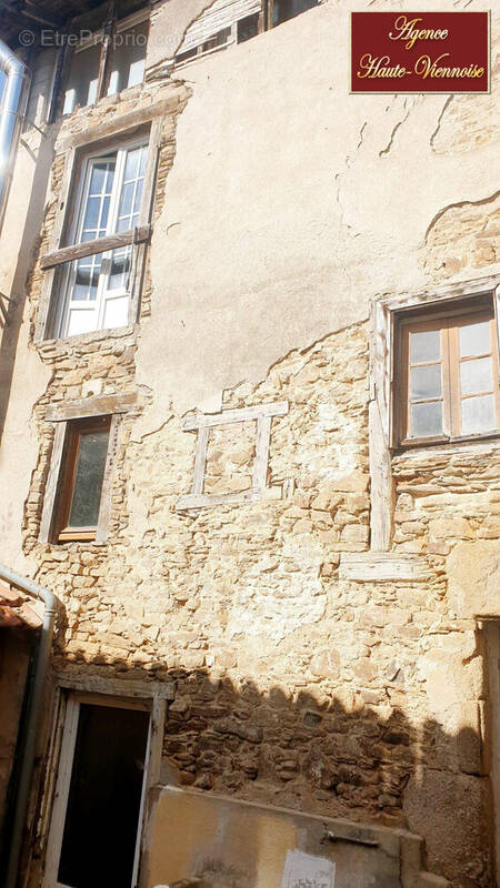 Appartement à SAINT-LEONARD-DE-NOBLAT