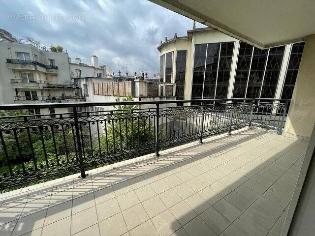 Appartement à MAISONS-ALFORT
