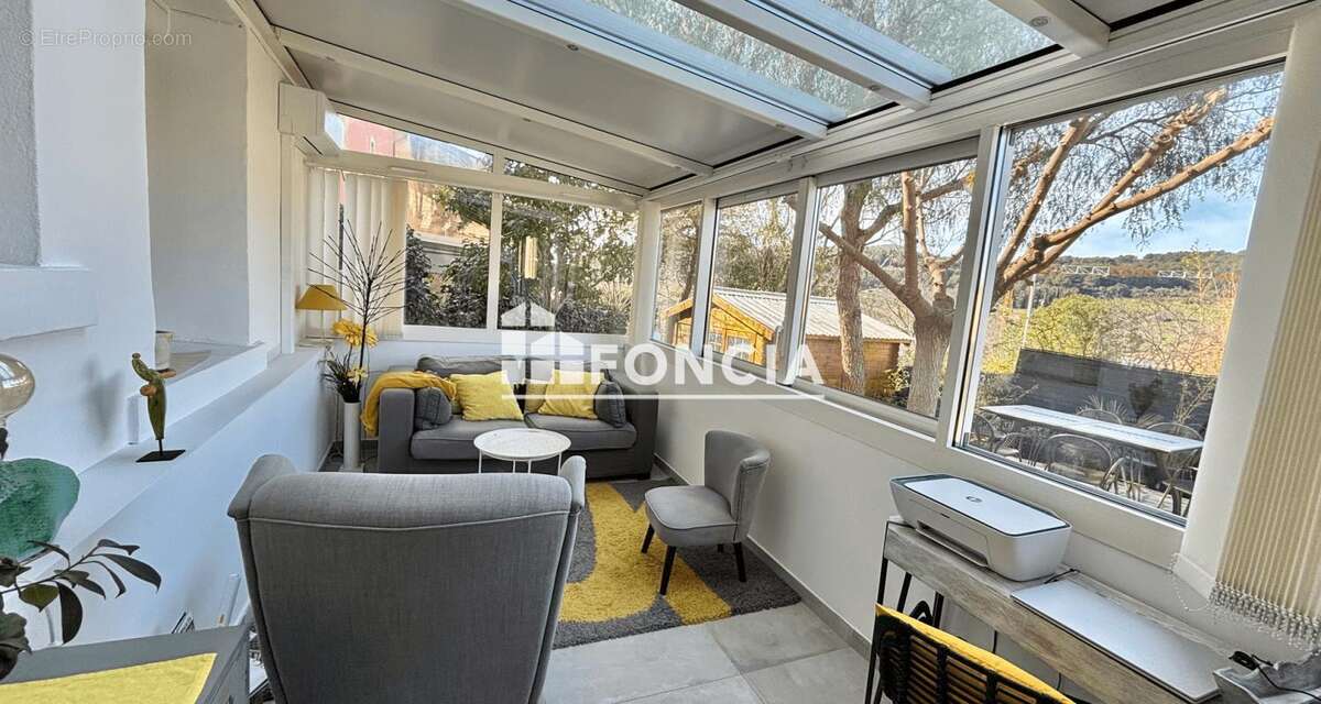 Appartement à LE CASTELLET